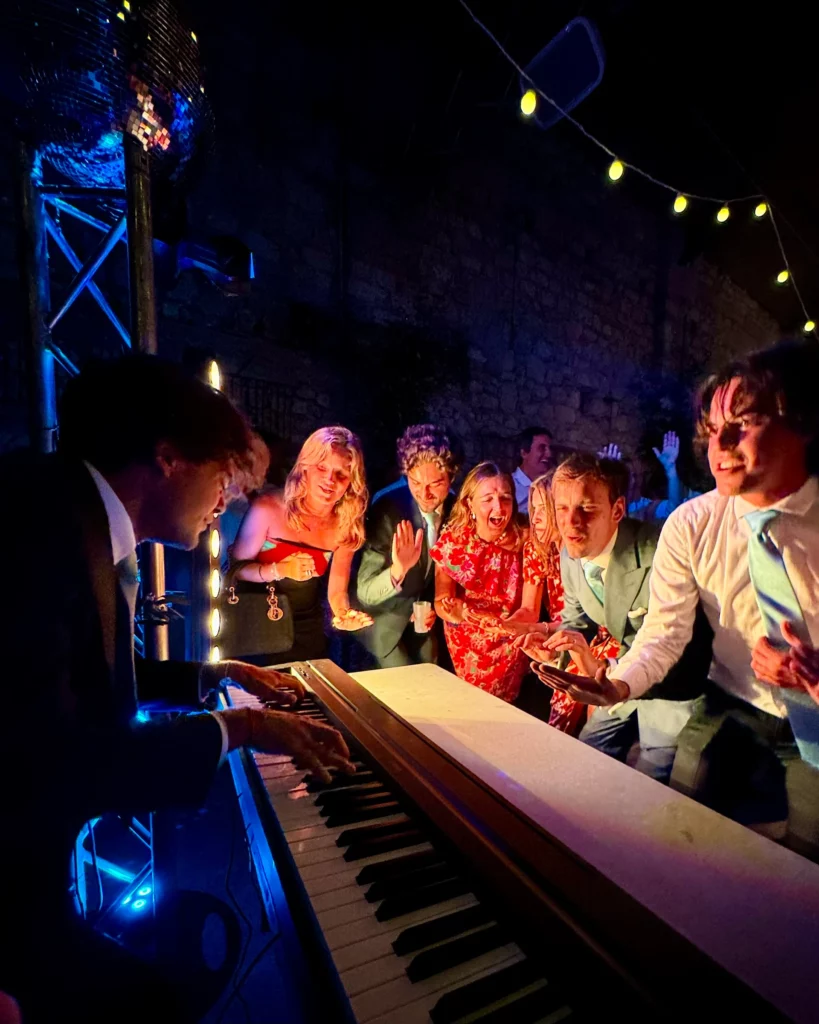 DJ Domaine de Sarson mariage et piano show durant la party
